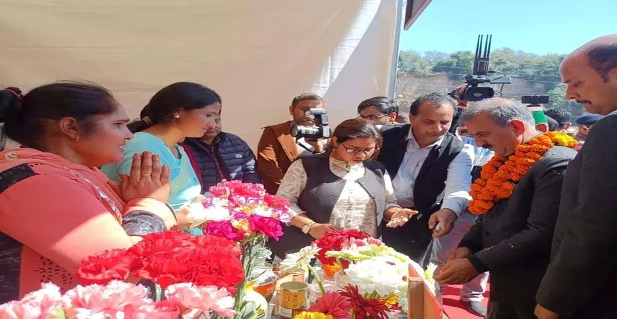 कांगड़ा की महिला बागवानी उद्यमियों को कृषि उत्कृष्टता के लिए सम्मानित किया गया कांगड़ा की महिला बागवानी उद्यमियों को कृषि उत्कृष्टता के लिए सम्मानित किया गया