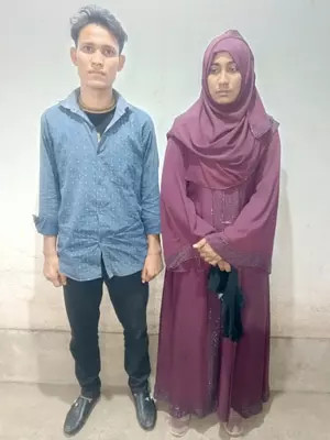 भारत-बांग्लादेश बॉर्डर के पास दो रोहिंग्या गिरफ्तार, पुलिस कर रही जांच भारत-बांग्लादेश बॉर्डर के पास दो रोहिंग्या गिरफ्तार, पुलिस कर रही जांच