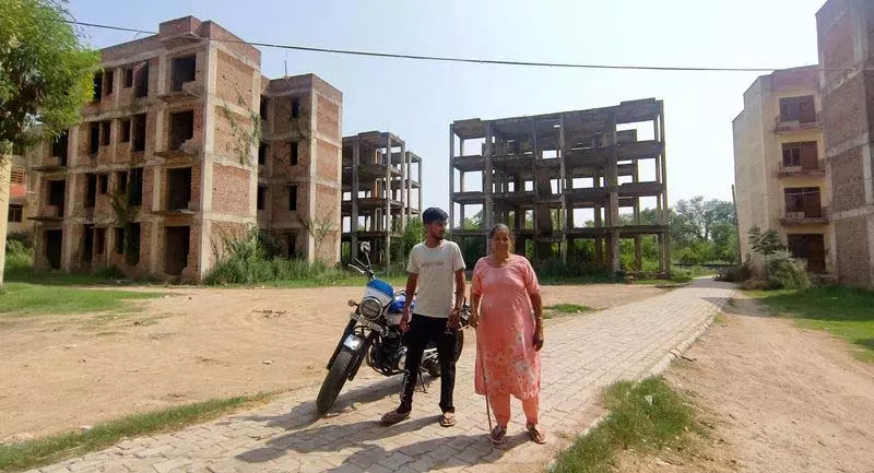 भ्रष्टाचार और लालफीताशाही ने राजपुरा में बसेरा परियोजना को बर्बाद कर दिया भ्रष्टाचार और लालफीताशाही ने राजपुरा में बसेरा परियोजना को बर्बाद कर दिया