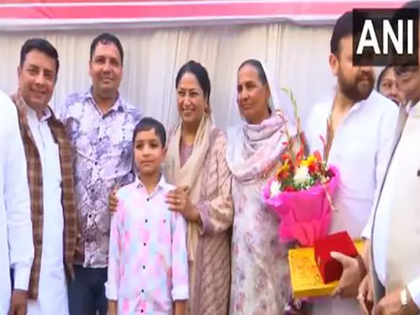 CM Rekha Gupta ने अपने आवास पर जन मिलन समारोह आयोजित किया CM Rekha Gupta ने अपने आवास पर जन मिलन समारोह आयोजित किया