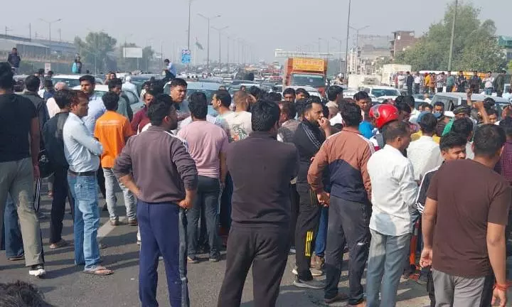 Delhi Breaking News: गाजीपुर इलाके में एक युवक की गोली मारकर हत्या Delhi Breaking News: गाजीपुर इलाके में एक युवक की गोली मारकर हत्या