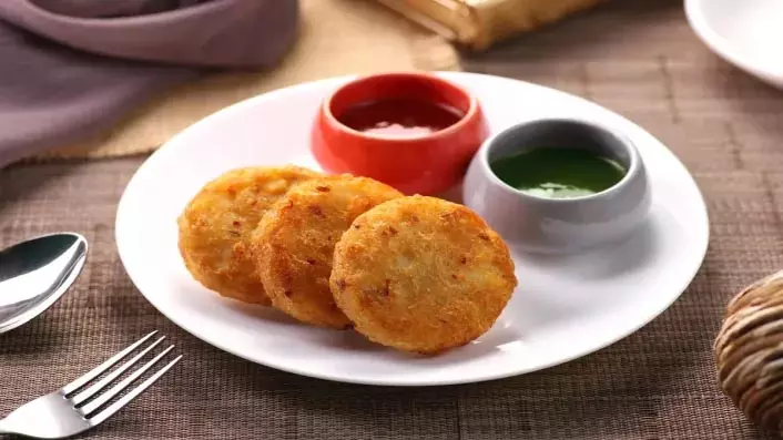 Soya Chana Dal Tikki : वजन घटाने के लिए सोया चंक्स और छोले से बनाएं हेल्दी स्नैक्स, जानें रेसिपी Soya Chana Dal Tikki : वजन घटाने के लिए सोया चंक्स और छोले से बनाएं हेल्दी स्नैक्स, जानें रेसिपी