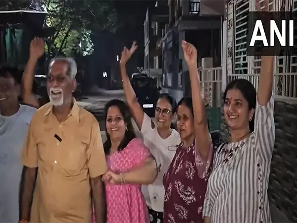 Axar Patel के परिवार ने भारत की चैंपियंस ट्रॉफी जीत का जश्न मनाया Axar Patel के परिवार ने भारत की चैंपियंस ट्रॉफी जीत का जश्न मनाया