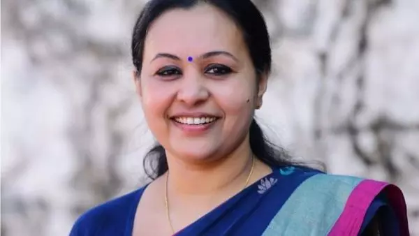 Kerala : वरिष्ठ सीपीएम नेता पद्मकुमार ने वीना जॉर्ज के उत्थान पर असहमति जताई Kerala : वरिष्ठ सीपीएम नेता पद्मकुमार ने वीना जॉर्ज के उत्थान पर असहमति जताई