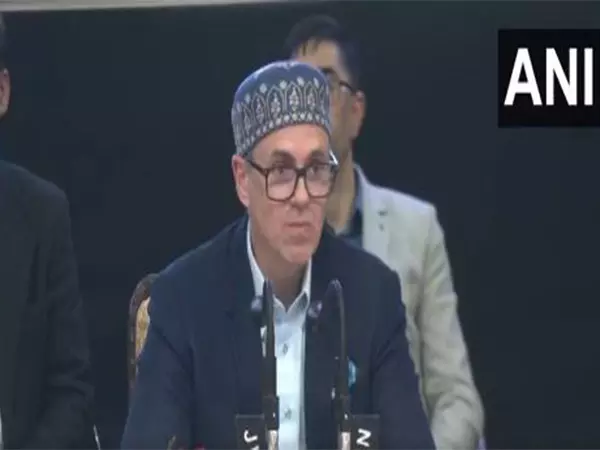 CM Abdullah ने गुलमर्ग में आयोजित फैशन शो की जांच के आदेश दिए, इसे आपत्तिजनक बताया CM Abdullah ने गुलमर्ग में आयोजित फैशन शो की जांच के आदेश दिए, इसे आपत्तिजनक बताया