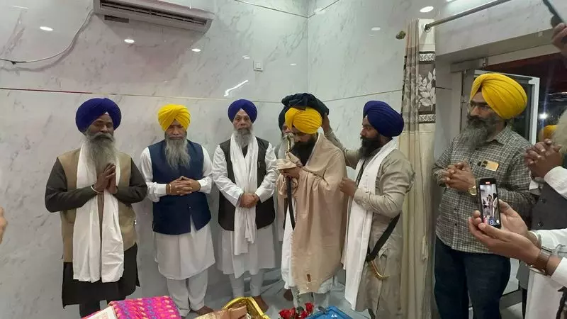Punjab : ज्ञानी कुलदीप सिंह गर्गज ने तख्त केसगढ़ साहिब का कार्यभार संभाला Punjab : ज्ञानी कुलदीप सिंह गर्गज ने तख्त केसगढ़ साहिब का कार्यभार संभाला