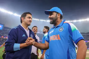 चैंपियंस ट्रॉफी: खिलाड़ी अलग-अलग घर लौटेंगे, गंभीर सोमवार शाम को पहुंचेंगे चैंपियंस ट्रॉफी: खिलाड़ी अलग-अलग घर लौटेंगे, गंभीर सोमवार शाम को पहुंचेंगे