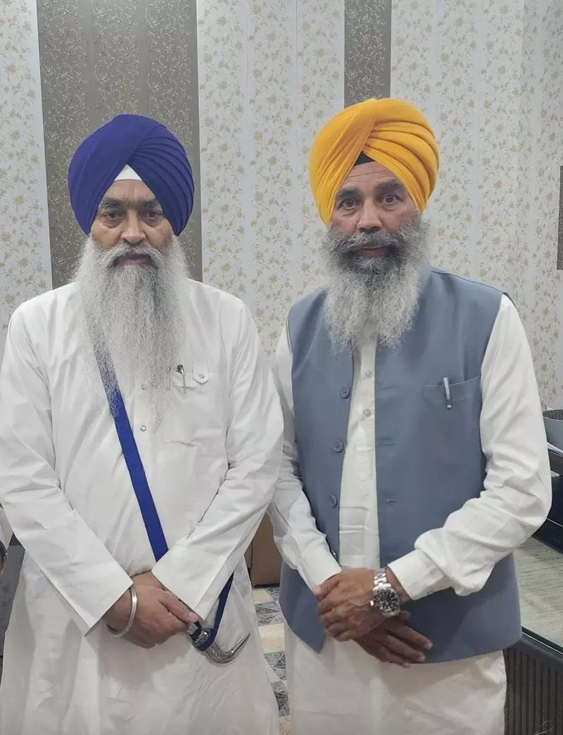 Punjab : बर्खास्तगी विवाद के बीच शिअद ने हेड ग्रंथी से संपर्क किया Punjab : बर्खास्तगी विवाद के बीच शिअद ने हेड ग्रंथी से संपर्क किया