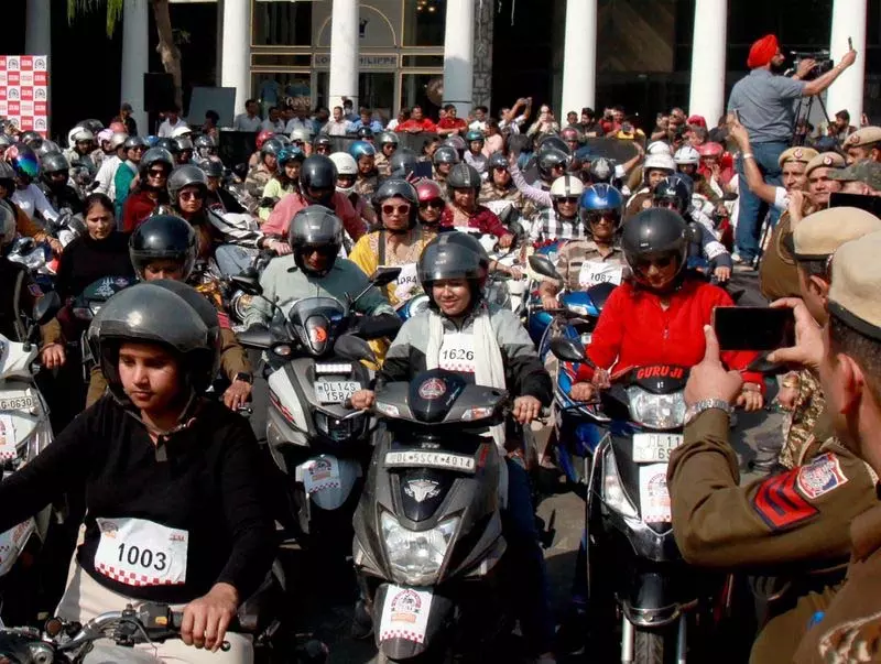 Delhi: महिलाओं को डर में नहीं रहना चाहिए: रेखा Delhi: महिलाओं को डर में नहीं रहना चाहिए: रेखा