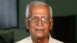 MM लॉरेंस की बेटी ने देहदान के खिलाफ समीक्षा याचिका दायर की MM लॉरेंस की बेटी ने देहदान के खिलाफ समीक्षा याचिका दायर की