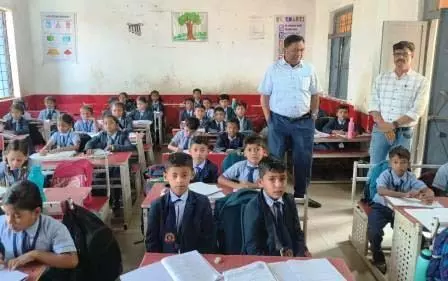 कमिश्नर डोमन ने बस्तर ब्लॉक के सेजेस घाटलोहंगा और बस्तर का किया आकस्मिक निरीक्षण कमिश्नर डोमन ने बस्तर ब्लॉक के सेजेस घाटलोहंगा और बस्तर का किया आकस्मिक निरीक्षण