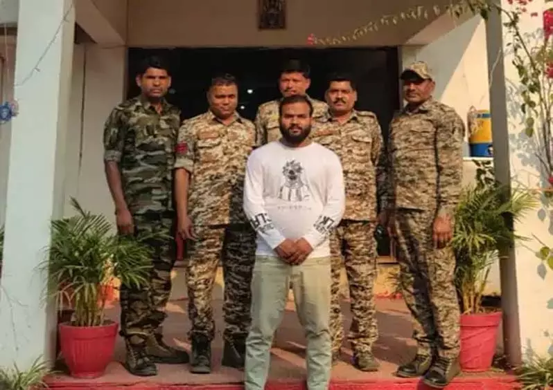 CG: बेरोजगारों से ठगी का मास्टरमाइंड गिरफ़्तार CG: बेरोजगारों से ठगी का मास्टरमाइंड गिरफ़्तार