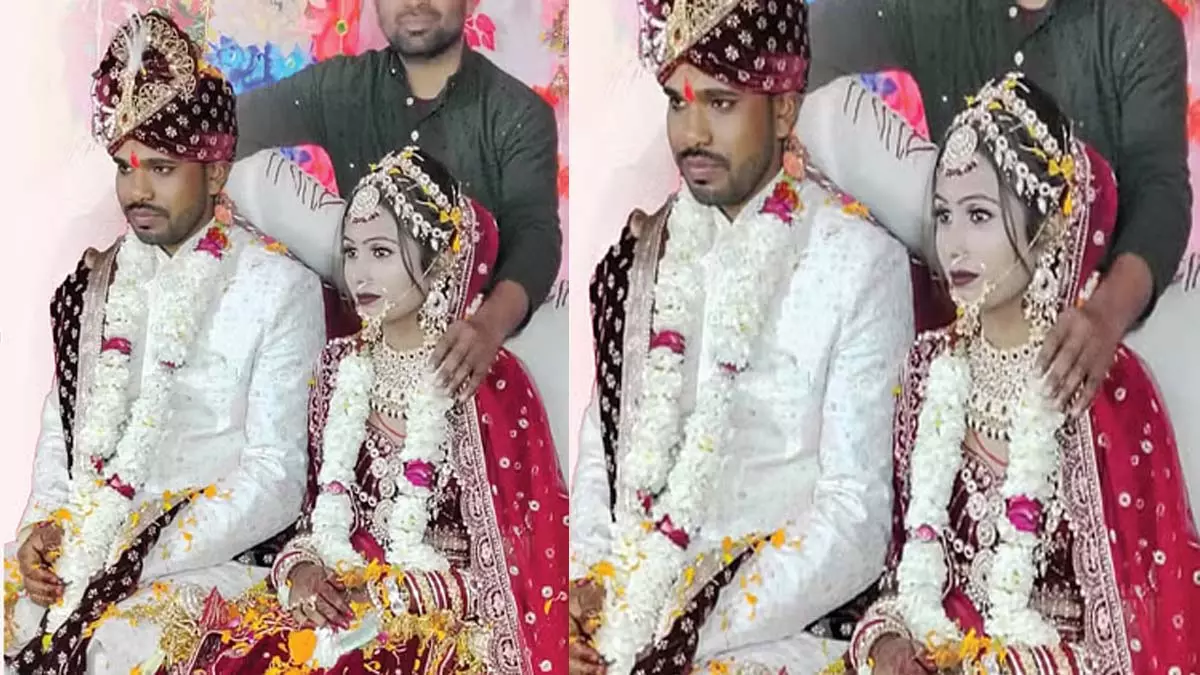 सुहागरात में पत्नी की गला दबाकर हत्या, खुद भी फंदे पर झूला पति सुहागरात में पत्नी की गला दबाकर हत्या, खुद भी फंदे पर झूला पति