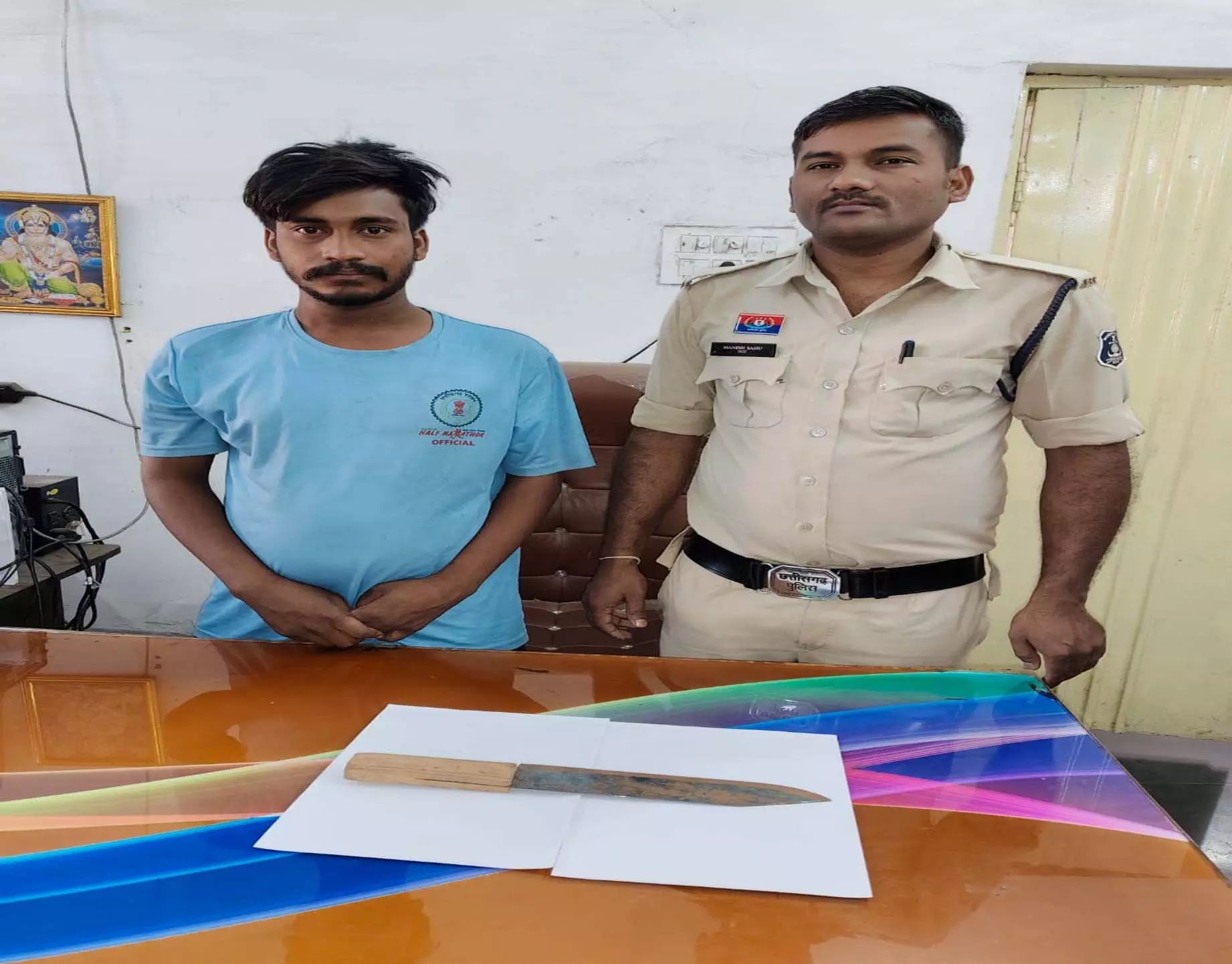 छोटा अशोक नगर में चाकू लेकर घूमते युवक गिरफ्तार छोटा अशोक नगर में चाकू लेकर घूमते युवक गिरफ्तार