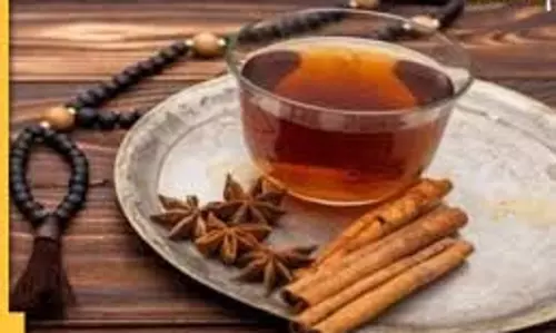 Health: इस चीज का पानी पीने से हड्डियों के बीच फंसे प्यूरीन कण पिघल जाएंगे, जानिए यूरिक एसिड में कैसे करें इसका इस्तेमाल