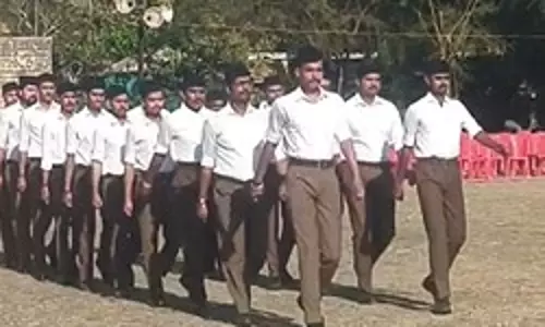 एमपी के शाजापुर में संघ के स्वयंसेवकों ने अनुशासन व दक्षता का किया प्रदर्शन एमपी के शाजापुर में संघ के स्वयंसेवकों ने अनुशासन व दक्षता का किया प्रदर्शन