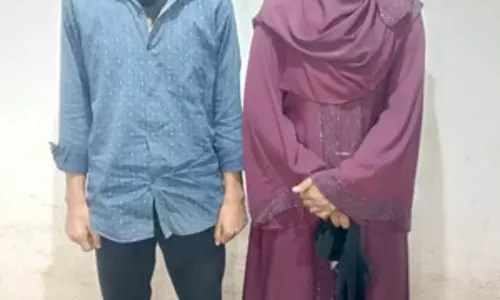 भारत-बांग्लादेश बॉर्डर के पास दो रोहिंग्या गिरफ्तार, पुलिस कर रही जांच भारत-बांग्लादेश बॉर्डर के पास दो रोहिंग्या गिरफ्तार, पुलिस कर रही जांच