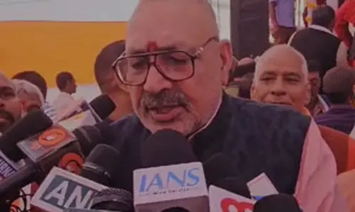 आरक्षण पर बात करने के लिए तेजस्वी के पास नैतिक बल नहीं : गिरिराज सिंह आरक्षण पर बात करने के लिए तेजस्वी के पास नैतिक बल नहीं : गिरिराज सिंह