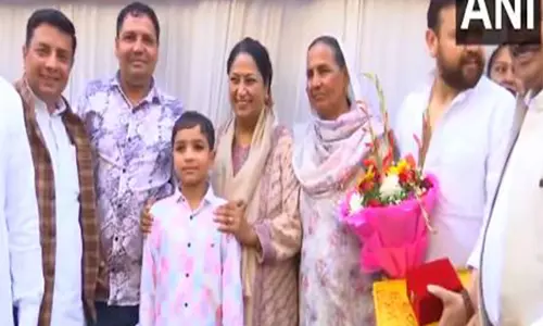 CM Rekha Gupta ने अपने आवास पर जन मिलन समारोह आयोजित किया CM Rekha Gupta ने अपने आवास पर जन मिलन समारोह आयोजित किया