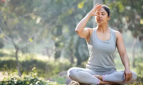 Yoga Mistakes: गलत तरीके से योग करने के ये हैं बड़े नुकसान, आप भी जानें Yoga Mistakes: गलत तरीके से योग करने के ये हैं बड़े नुकसान, आप भी जानें