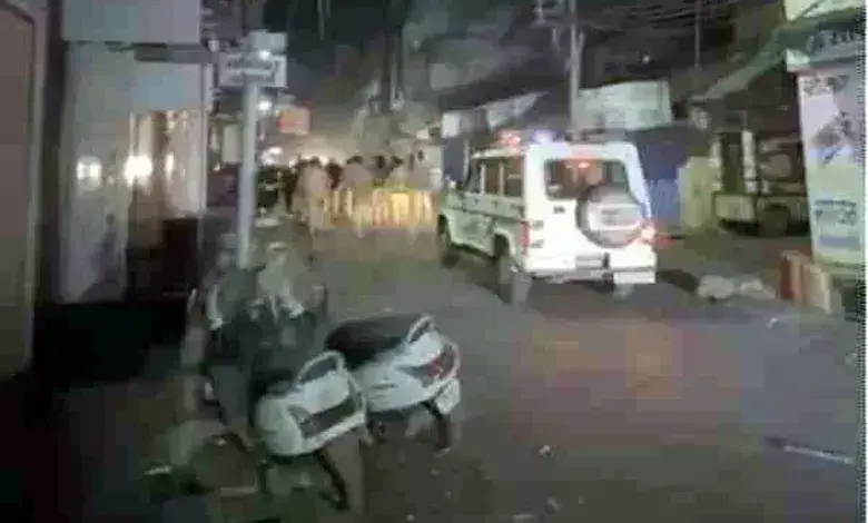 Mhow: भारत की जीत के जश्न के दौरान जुलूस निकाल रहे लोगों पर पथराव