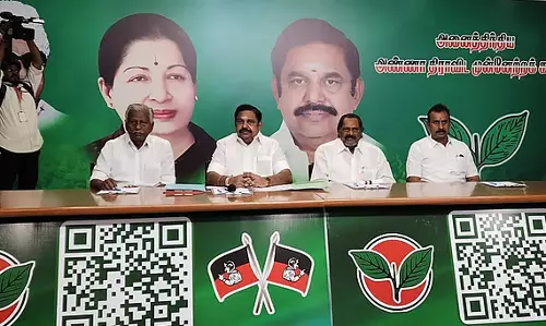 एडप्पादी ने DMK के संपर्क में रहने वाले AIADMK अधिकारियों को चेतावनी दी