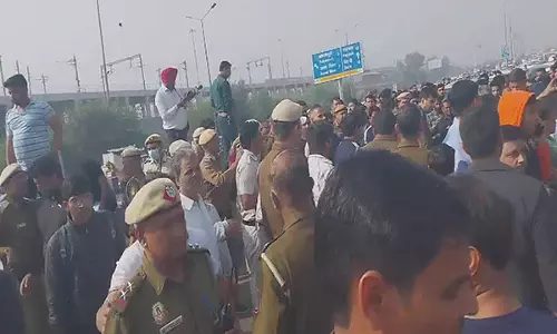 Ghazipur के लोगों ने युवक की हत्या के मामले में न्याय के लिए सड़क जाम की, प्रदर्शन किया