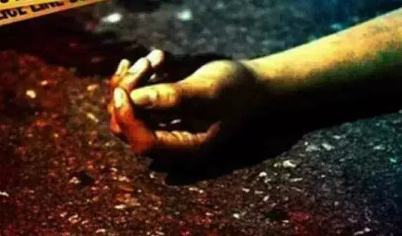 Hyderabad में वैवाहिक समस्याओं को लेकर महिला ने खुद को आग लगा ली Hyderabad में वैवाहिक समस्याओं को लेकर महिला ने खुद को आग लगा ली