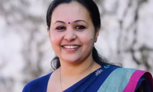 Kerala : वरिष्ठ सीपीएम नेता पद्मकुमार ने वीना जॉर्ज के उत्थान पर असहमति जताई Kerala : वरिष्ठ सीपीएम नेता पद्मकुमार ने वीना जॉर्ज के उत्थान पर असहमति जताई