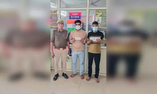 ब्लूटूथ डिवाइस के जरिए नकल कराने वाले दो गिरफ्तार