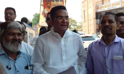 विधायक रिकेश सेन ने साइकिलिस्ट ग्लोबल वारियर की सराहना की