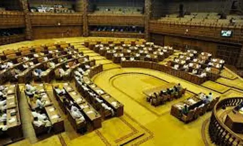 Kerala : निजी पूंजी या गरीबों का कल्याण कांग्रेस ने सीपीएम से पूछा