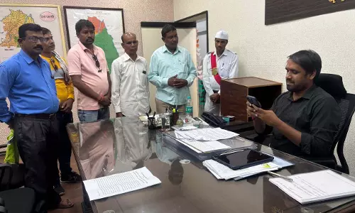 धमतरी जनदर्शनः कलेक्टर ने सुनीं आमजनों की परेशानियां और शिकायतें