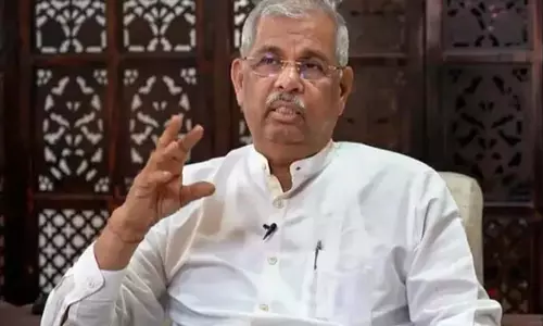 Kerala: राज्यपाल ने कुलपतियों के साथ तत्काल बैठक बुलाई Kerala: राज्यपाल ने कुलपतियों के साथ तत्काल बैठक बुलाई