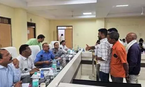 कलेक्टर ने सुनी ग्रामीणों की समस्याएं