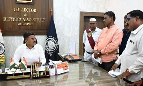 जनदर्शन में कलेक्टर ने सुनी लोगों की समस्याएं