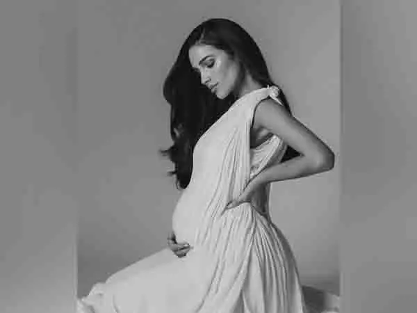 ओलिविया कल्पो ने क्रिश्चियन मैककैफ्रे के साथ Pregnancy की घोषणा की ओलिविया कल्पो ने क्रिश्चियन मैककैफ्रे के साथ Pregnancy की घोषणा की