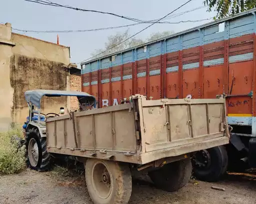किसान को ट्रैक्टर ने कुचला, स्पॉट में मौत किसान को ट्रैक्टर ने कुचला, स्पॉट में मौत