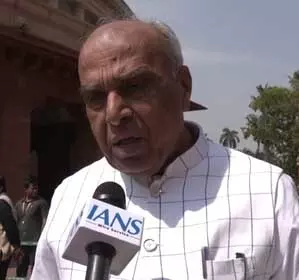 वक्फ संशोधन बिल पर जगदंबिका पाल बोले, देश का लोकतंत्र धमकी से नहीं, जनसहमति से चलेगा वक्फ संशोधन बिल पर जगदंबिका पाल बोले, देश का लोकतंत्र धमकी से नहीं, जनसहमति से चलेगा