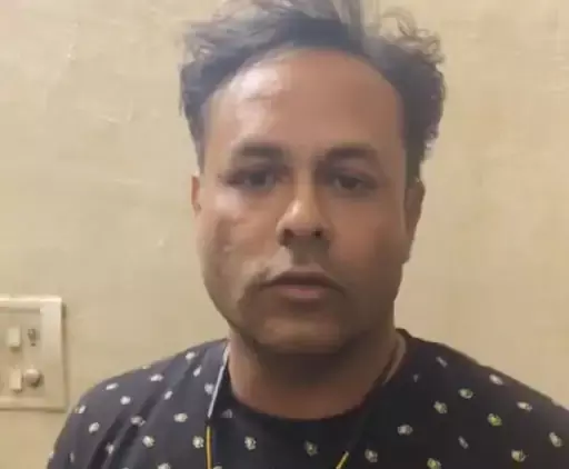 घड़ी वाला चचा गिरफ्तार, किशोरी को प्राइवेट पार्ट दिखाने का आरोप घड़ी वाला चचा गिरफ्तार, किशोरी को प्राइवेट पार्ट दिखाने का आरोप