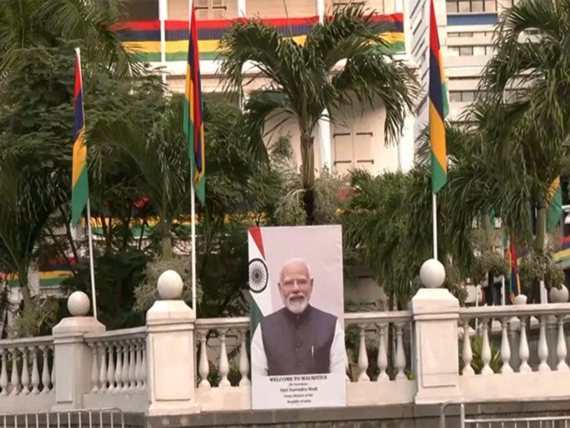 पीएम मोदी की यात्रा से पहले मॉरीशस गए; परेड और सांस्कृतिक कार्यक्रमों की रिहर्सल जोरों पर पीएम मोदी की यात्रा से पहले मॉरीशस गए; परेड और सांस्कृतिक कार्यक्रमों की रिहर्सल जोरों पर
