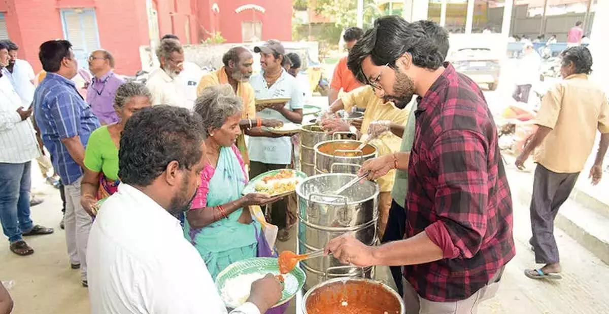 Andhra: पीजीआरएस याचिकाकर्ताओं के लिए निःशुल्क भोजन Andhra: पीजीआरएस याचिकाकर्ताओं के लिए निःशुल्क भोजन