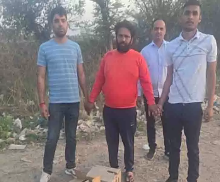 Panchkula में अवैध शराब बेचने के आरोप में एक व्यक्ति गिरफ्तार Panchkula में अवैध शराब बेचने के आरोप में एक व्यक्ति गिरफ्तार
