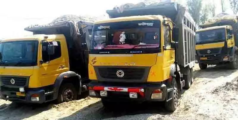 Chandigarh: अवैध खनन के आरोप में 6 वाहन जब्त Chandigarh: अवैध खनन के आरोप में 6 वाहन जब्त