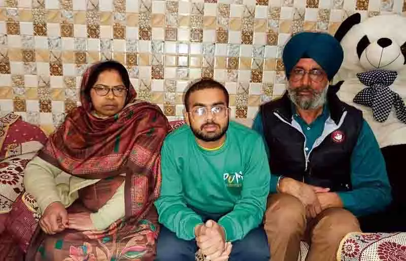 US निर्वासित व्यक्ति ने पुलिस पर ट्रैवल एजेंटों के खिलाफ कार्रवाई न करने का आरोप लगाया US निर्वासित व्यक्ति ने पुलिस पर ट्रैवल एजेंटों के खिलाफ कार्रवाई न करने का आरोप लगाया