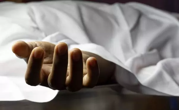 Sultanpur: पुलिस लाइन में दारोगा की संदिग्ध मौत पर बड़ा खुलासा हुआ Sultanpur: पुलिस लाइन में दारोगा की संदिग्ध मौत पर बड़ा खुलासा हुआ