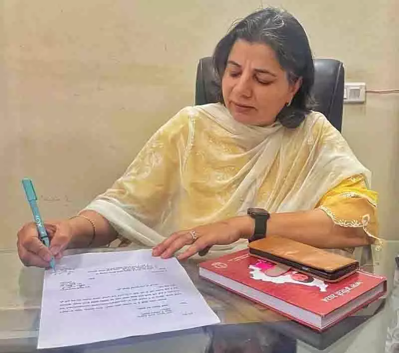 Ramandeep Kaur ने शहर की सिविल सर्जन का कार्यभार संभाला Ramandeep Kaur ने शहर की सिविल सर्जन का कार्यभार संभाला