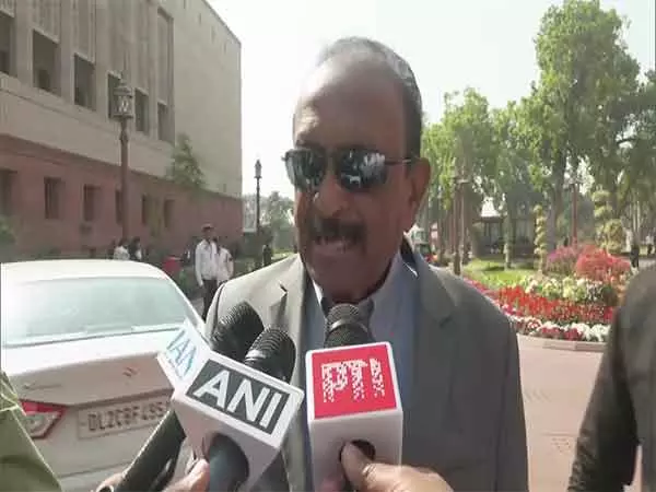 हम इस मुद्दे को राज्यसभा में भी उठाएंगे: कनिमोझी के विशेषाधिकार नोटिस पर MDMK MP Vaiko हम इस मुद्दे को राज्यसभा में भी उठाएंगे: कनिमोझी के विशेषाधिकार नोटिस पर MDMK MP Vaiko