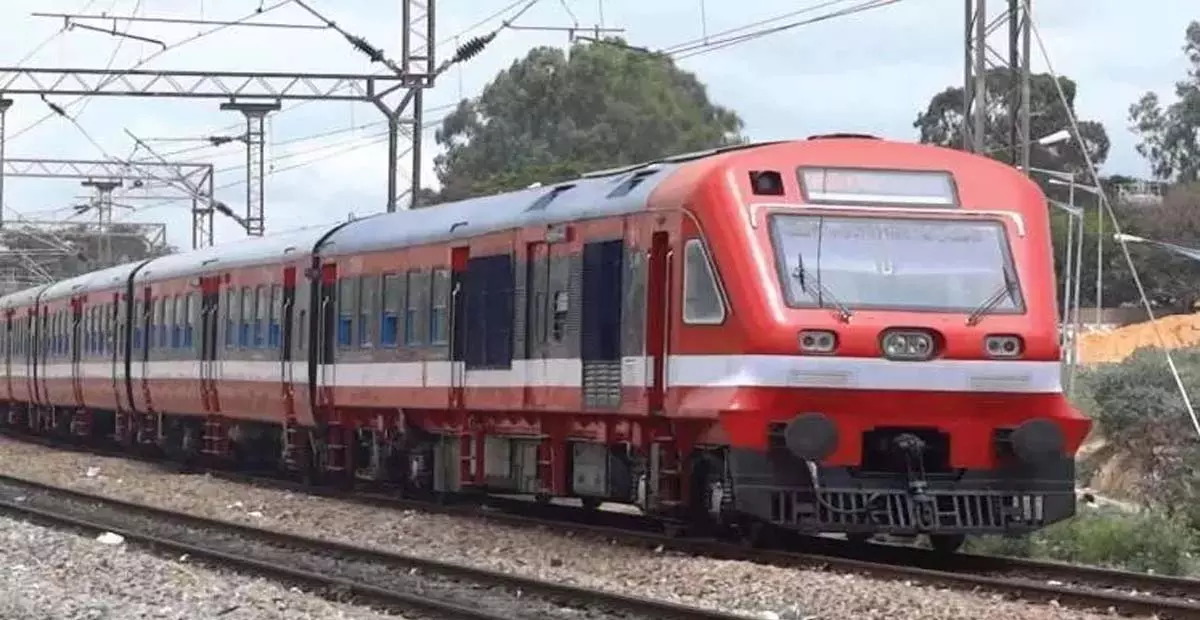 AP: होली स्पेशल ट्रेनें एलामनचिली में रुकेंगी AP: होली स्पेशल ट्रेनें एलामनचिली में रुकेंगी