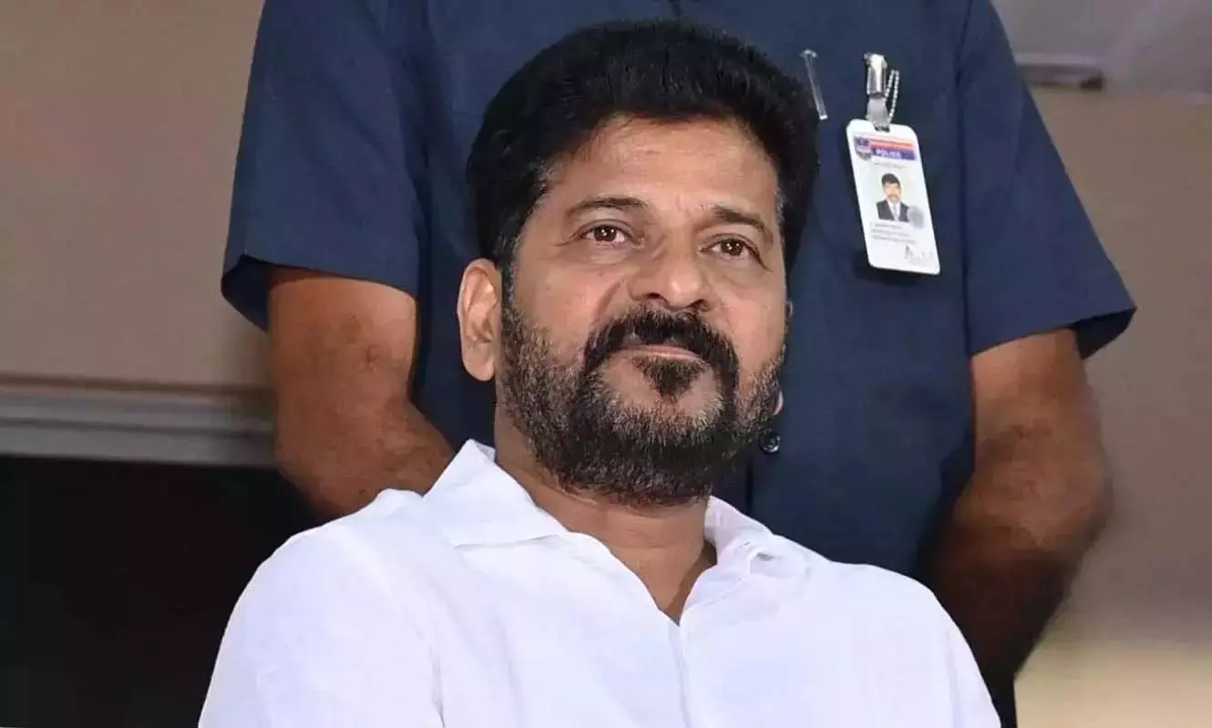 रेवंत ने दिल्ली यात्रा का विरोध करने पर BRS की आलोचना की रेवंत ने दिल्ली यात्रा का विरोध करने पर BRS की आलोचना की
